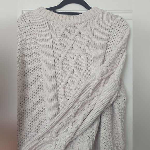 Chunky Cable knit sweater - Picture 2 of 7